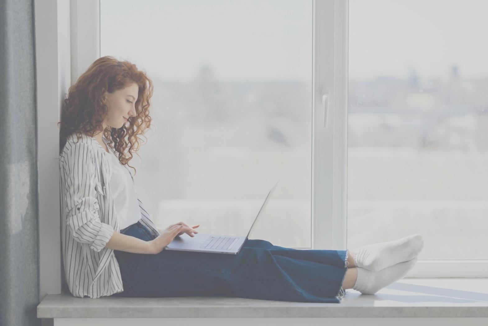 Oficina minimalista de indelivorase en Vitoria-Gasteiz